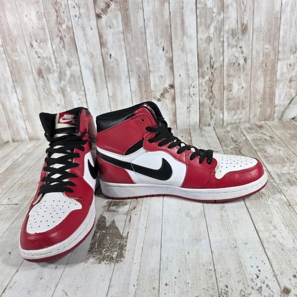 Nike Air Jordan 1 Retro High OG Chicago 2015 Mens 7 Varsity Red 575441-101